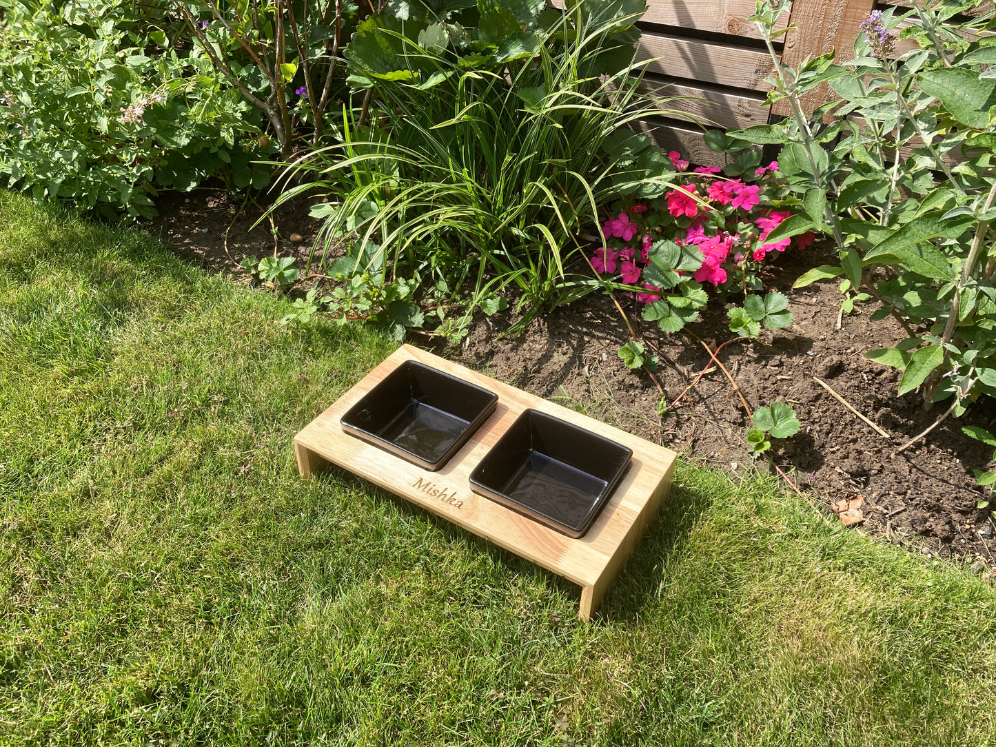 Gepersonaliseerde Luxe Voerbak Set Keramiek/Hout